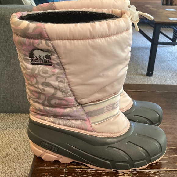 Sorel waterproof Cub boots size 7 - Picture 3 of 11